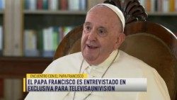 2022.07.12-Papa-intervista-Univison-2.jpg
