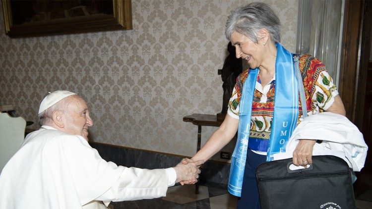 Papa Francesco con Maria Lía Zervino, presidente del UMOFC