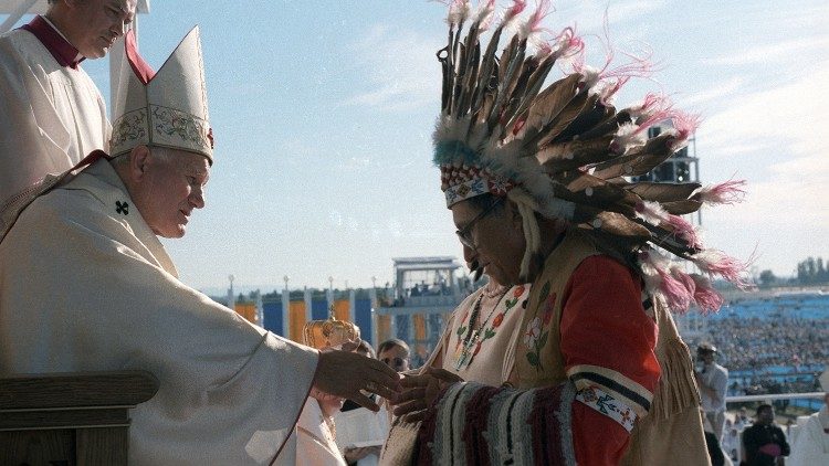 Papa Giovanni Paolo II incontra le popolazioni indigene in Canada, 1984
