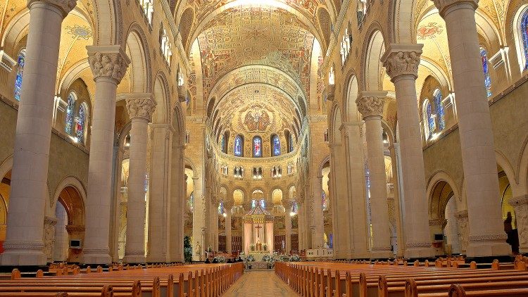 El interior de la Basílica