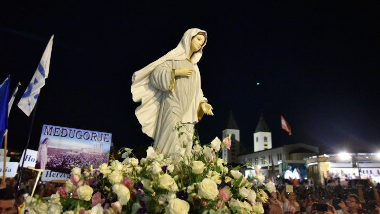 mladifestprocesija6aem.jpg