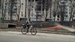 Volontario-ciclista-Oleksandr.jpeg