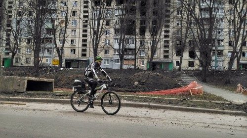 Kharkiv, la passione per il ciclismo che si trasforma in gesti concreti di carità