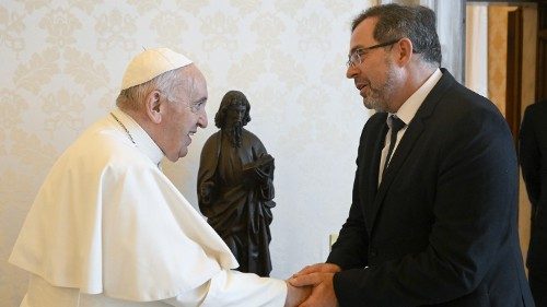 Papst Franziskus telefoniert mit Selenskyj