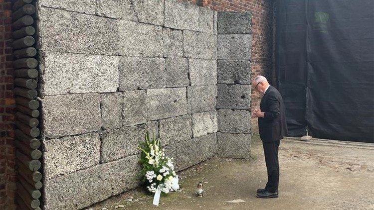 Il cardinale Czerny al museo di Auschwitz Birkenau per l'ottantesimo anniversario della morte di Edith Stein