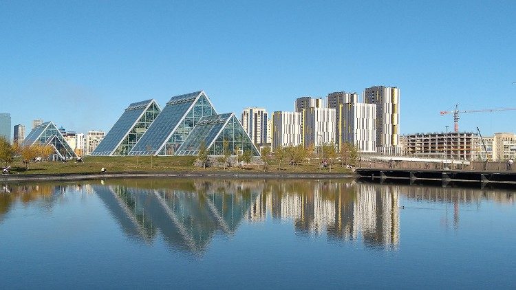 Vue sur Nour-Soultan, la capitale du Kazakhstan 