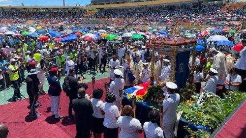 Peña Parra chiude il centenario dell'incoronazione di Nostra Signora di Altagracia