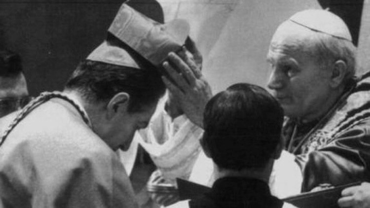Giovanni Paolo II crea cardinale Martini, nel 1983