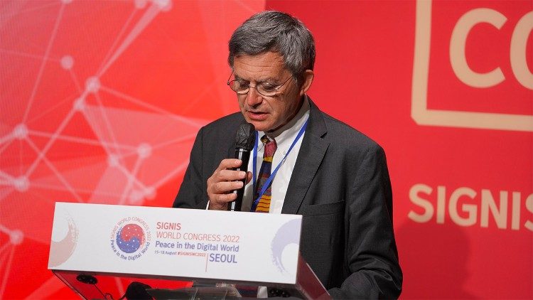 Le préfet du Dicastère pour la communication, Paolo Ruffini, au Congrès mondiale du Signis à Séoul le 16 août 2022. 