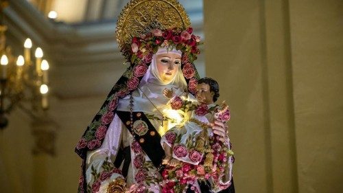 Francisco recorda Santa Rosa de Lima, a primeira santa da América