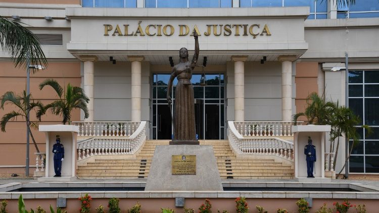 Angola - Palácio de Justiça 