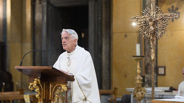 Padre Federico Lombardi pronuncia l'omelia
