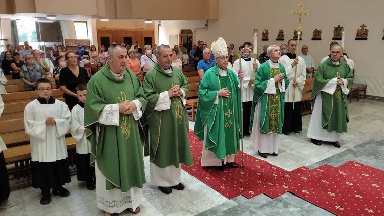 Воведен новиот катедрален парох во Скопје