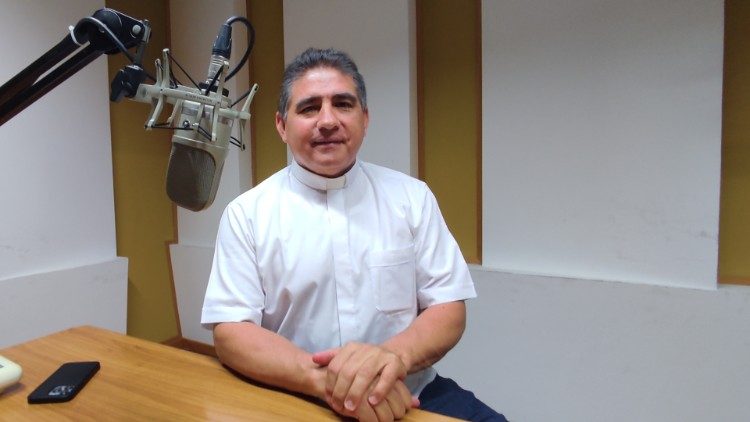Dom Molina em entrevista ao Vatican News