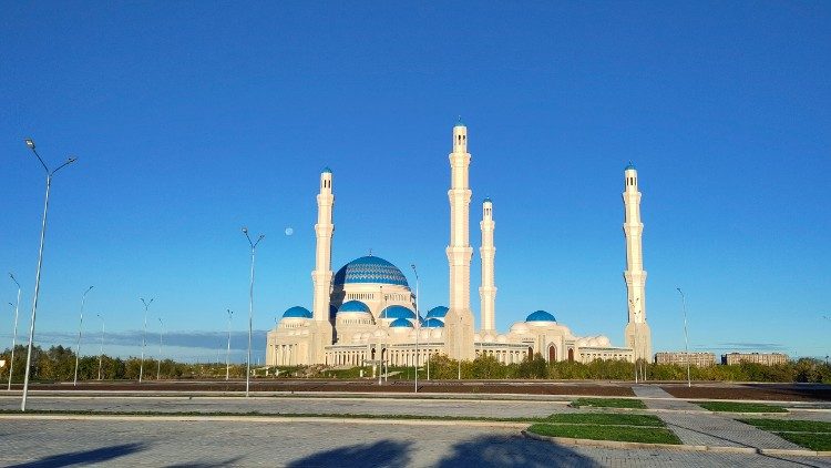A mesquita de Nur-Sultan