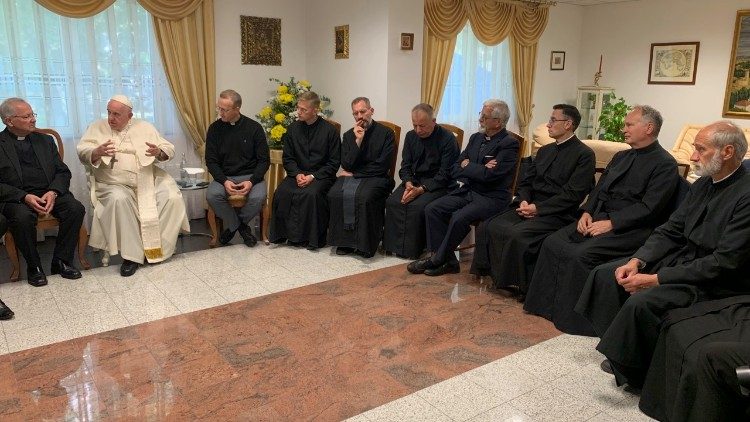 Папа Франциск на встрече отцами-иезуитами в Нур-Султане (15 сентября 2022 г.)