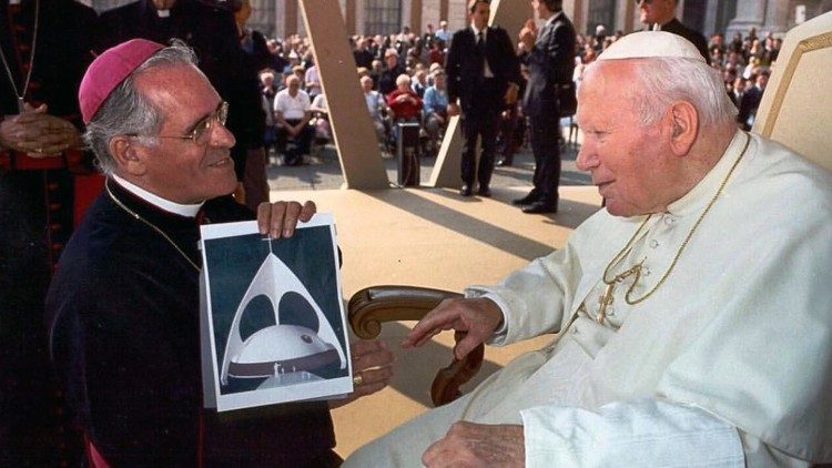Apresentação do projeto ao Papa João Paulo II