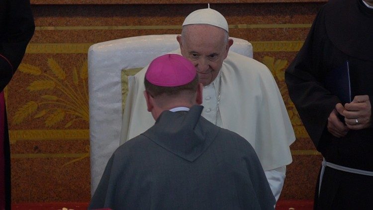 Папа Франциск и епископ Николай Дубинин на церковной встрече в Нур-Cултане (15 сентября 2022 г.)