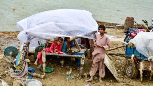 UNICEF: in Pakistan sono oltre 500 i bambini morti a causa delle inondazioni