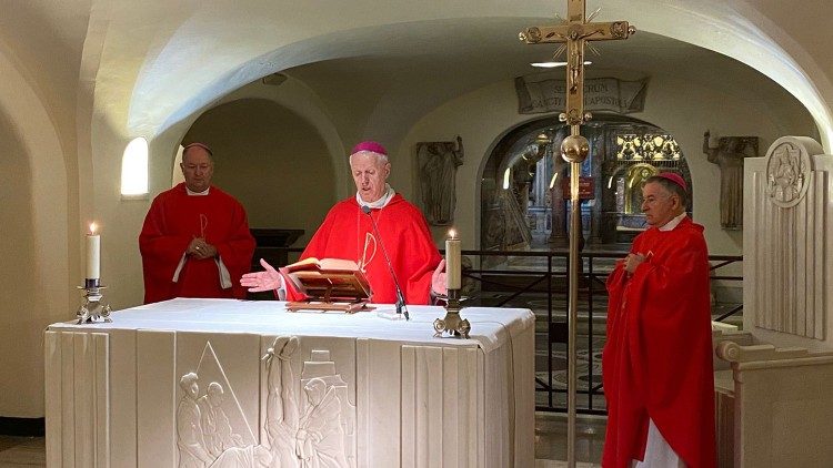 Santa Missa na cripta da Basílica de São Pedro