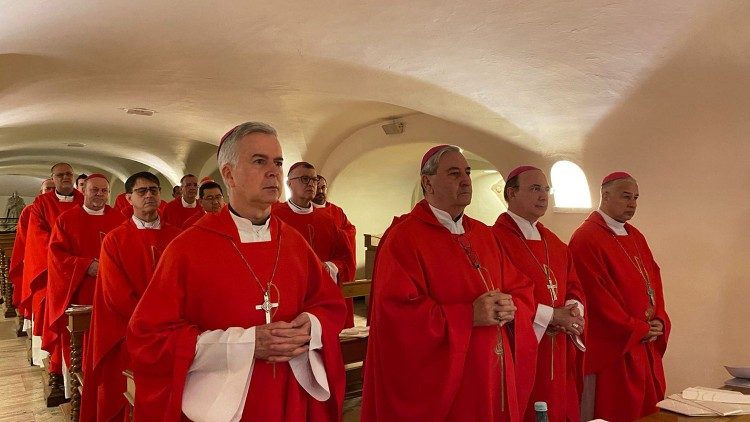 Santa Missa na cripta da Basílica de São Pedro