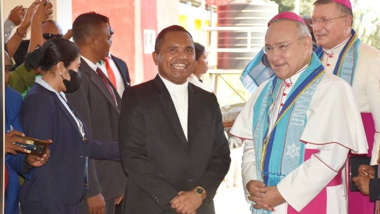 Mons.-Edgar-Pea-Parra-a-Timor-Est-presso-lUnivecattolica-20-settembre-2022.jpg