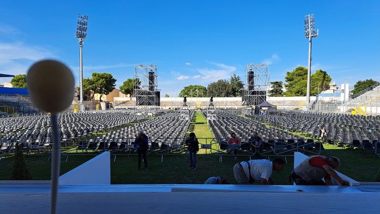 Lo stadio di Matera dove il Papa celebrerà la Messa
