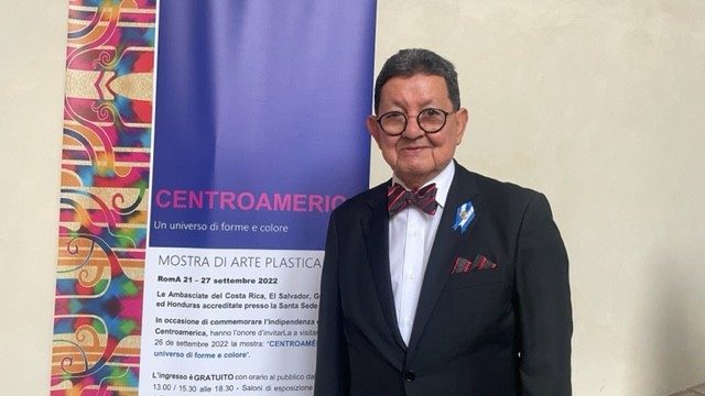 Decano de embajadas de Centro América ante la Santa Sede, Manuel López