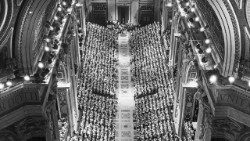 19611011-Basilica-vaticana-Apertura-Concilio-Vaticano-secondo-11.jpg