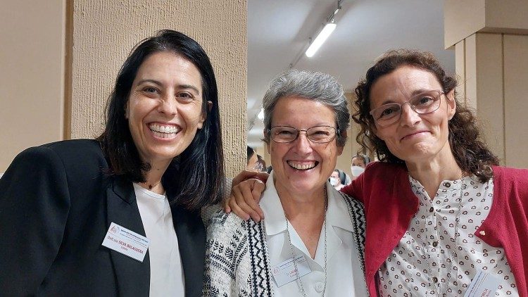 La Hermana Guisado (al centro) es uruguaya y se desempeñó por cuatro años como superiora provincial de las HMA en Uruguay a nivel de la CICSAL (Conferencia Inspectorial Cono Sur América Latina).
