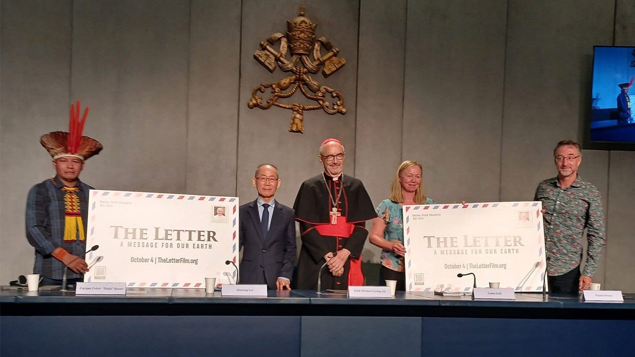 Cacique Dadá, da Amazônia, estreia documentário com o Papa sobre a Laudato  si' - Vatican News