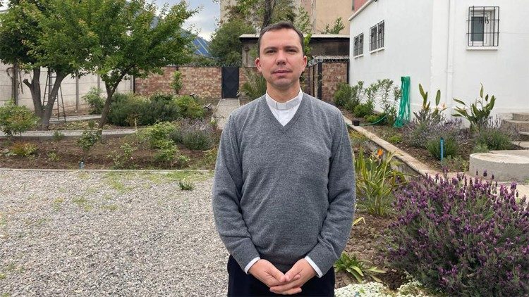 El Padre José Ignacio Fernández es un sacerdote chileno, experto en eclesiología y trabaja en la Pastoral Universitaria de la diócesis de Talca.