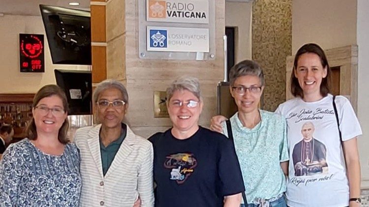 Irmãs Scalabrinianas na Rádio Vaticano por ocasião da canonização de João Baptista Scallabrini