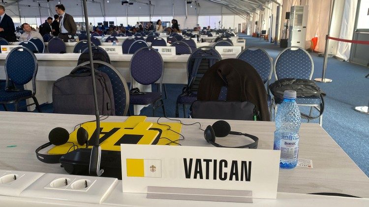 Delegación del Vaticano en la Conferecnia de plenipontenciarios de la Unión Internacional de Telecomunicaciones  (UIT) en Budapest, Rumania