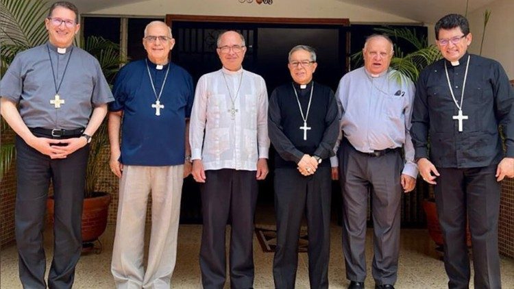 Obispos de Colombia y Venezuela reunidos en San Cristóbal en el centenario de la Diócesisis