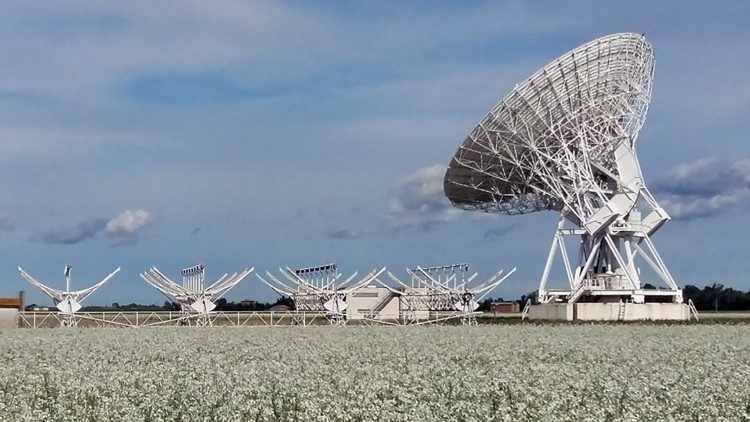 Il campo di antenne della stazione di radioastronomia di Medicina, nella città metropolitana di Bologna