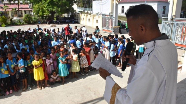 Un momento de la campaña de animación misionera en Timor Oriental