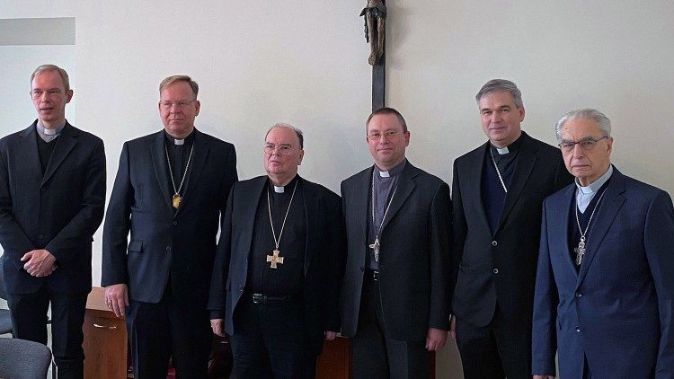 Bischof Bertram Meier (Augsburg) mit Bischöfen aus Litauen, darunter Gintaras Linas Grušas, Vorsitzender der Bischofskonferenz in Litauen 