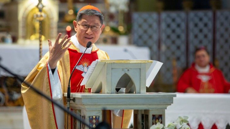 Il cardinale Tagle alla Messa all'Alfonsianum