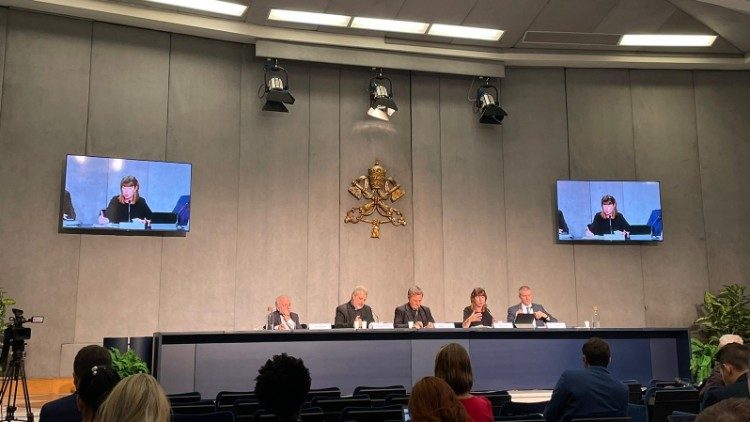 La conferenza in Sala Stampa vaticana di presentazione del Documento sinodale