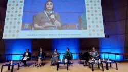 ConferenzaParigi-suor-Smerilli.jpg