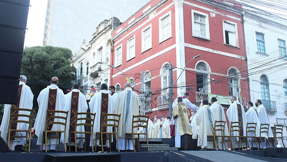 A Casa do P?o, no centro de Recife, que ser um dos legados do Congresso, cujo espa?o vai oferecer assistncia gratuita s pessoas em situa??o de vulnerabilidade com servi?os jurdicos e de sade, alm de atividades profissionalizantes.