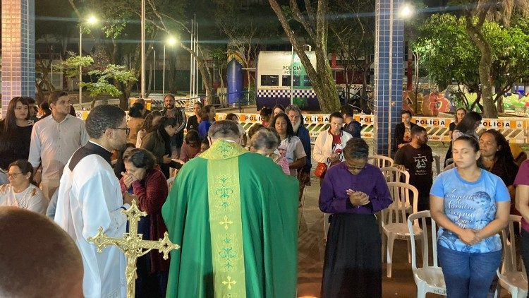 Cardeal de Brasília visita Setor Comercial Sul