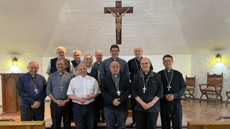 La foto de grupo de la Conferencia Episcopal del Uruguay al terminar la Asamblea Plenaria. 