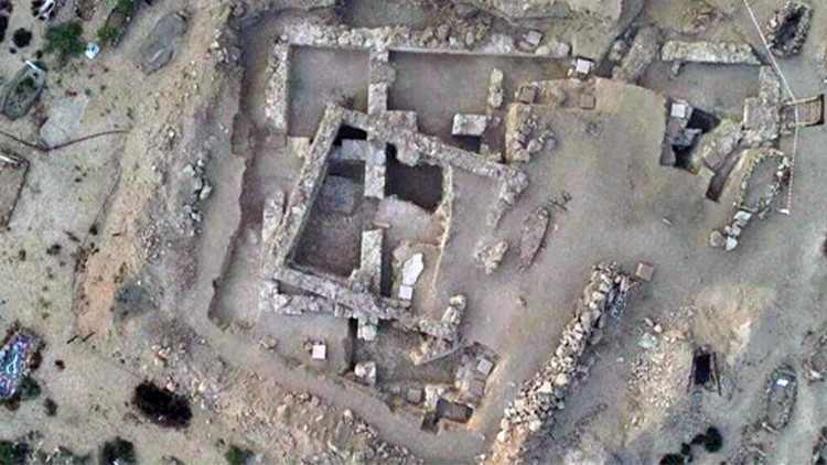 Mosteiro crist?o encontrado no Bahrein sob uma mesquita de 300 anos (AsiaNews)