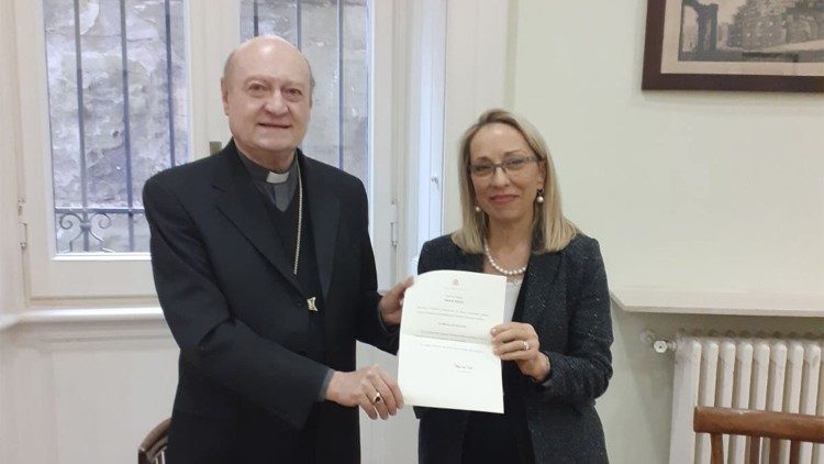 Kard. Gianfranco Ravasi in Raffaella Giuliani, nova tajnica Papeške komisije za sakralno arheologijo 