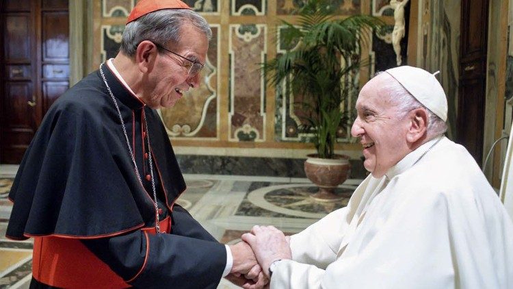 El cardenal  Rosa Chávez y el Papa Francisco