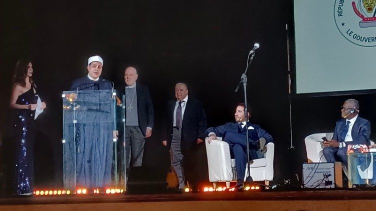 L'intervento dell'imam di Roma Nader Akkad all'evento "La notte della pace" a Napoli