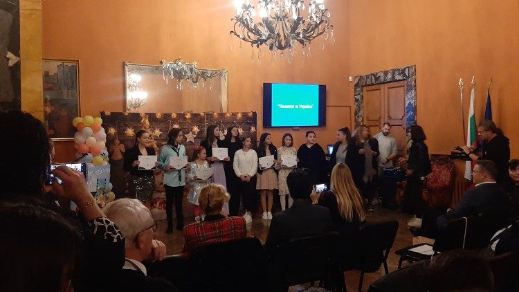 Церемонията по връчване на наградите  на фестивала „Арлекин“ в българското посолството в Рим