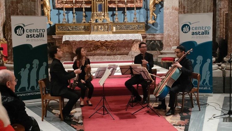  Concerto di Natale 2022 Centro Astalli, l'esibizione del Quartetto Henao